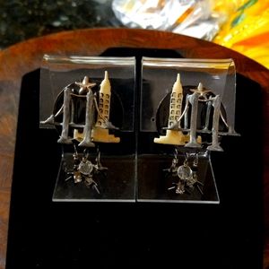 🤍🖤Vintage Genuine Rare "Lunch At The Ritz" New York City Clip-On Earrings 3"